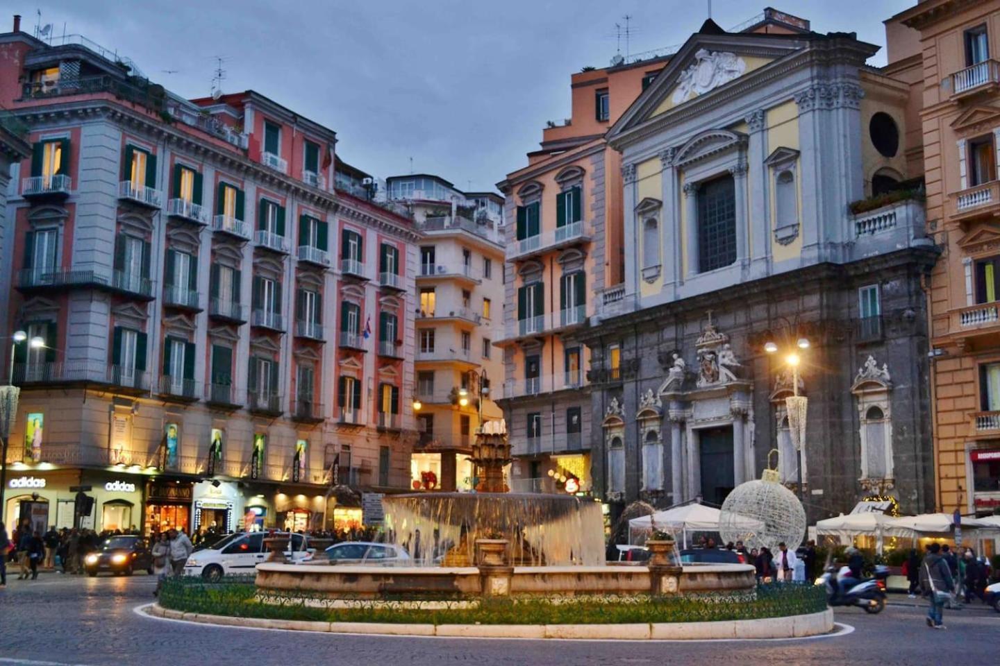 Traversa Toledo, Intero Appartamento Al Plebiscito Naples Exterior photo